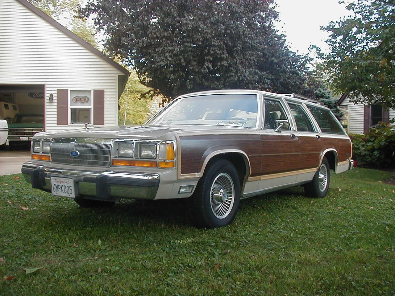 1988 FORD CROWN VICTORIA